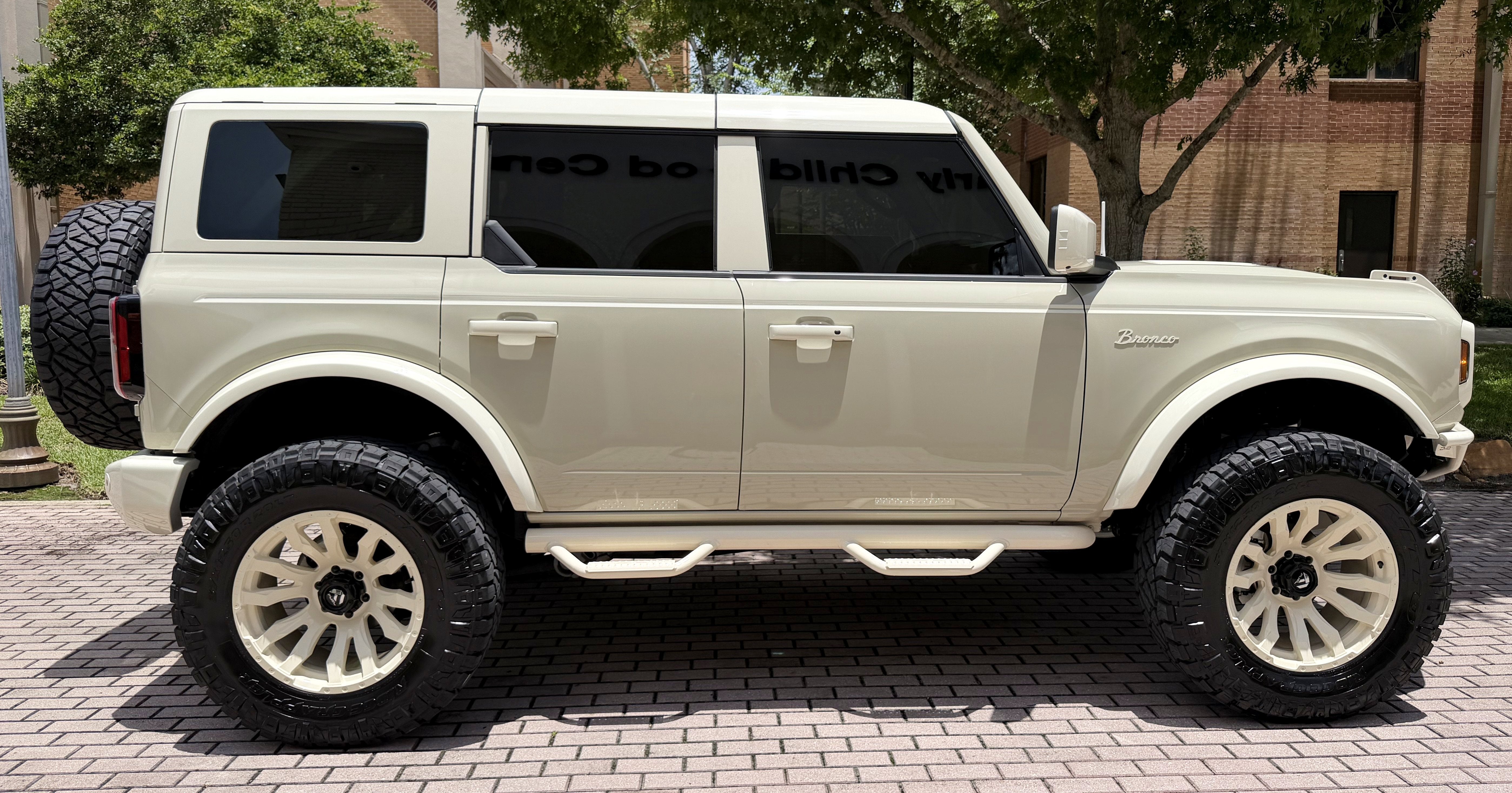 ford bronco 4-door 2026 1FMEE8BPXTLA49639 image ford bronco 4-door 2026 1FMEE8BPXTLA49639 image